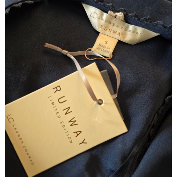 LC Lauren Conrad Runway Navy Blue Lace Trim Short Sleeve Blouse sz S New - Picture 5 of 5